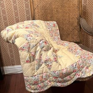 Floral Patchwork Quilt - Yellow, Green  and Red